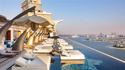 luxury escapes dubai offers.